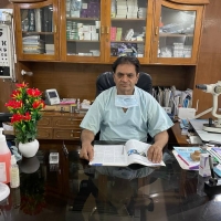 Dr. Suresh Garg